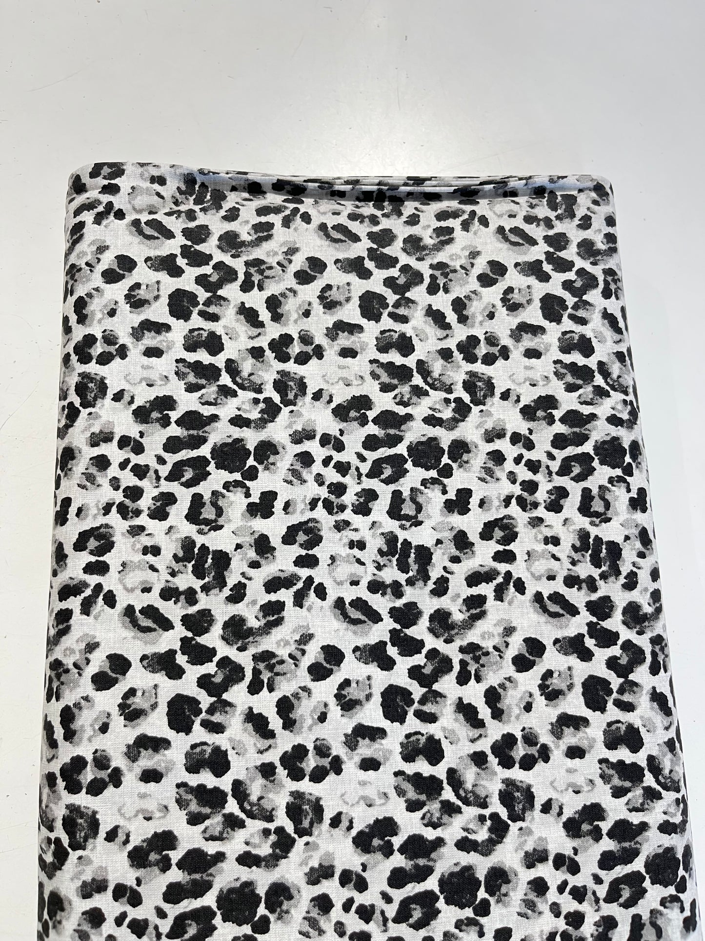 Cotone Stampato Fantasia Animalier Bianco e Nero