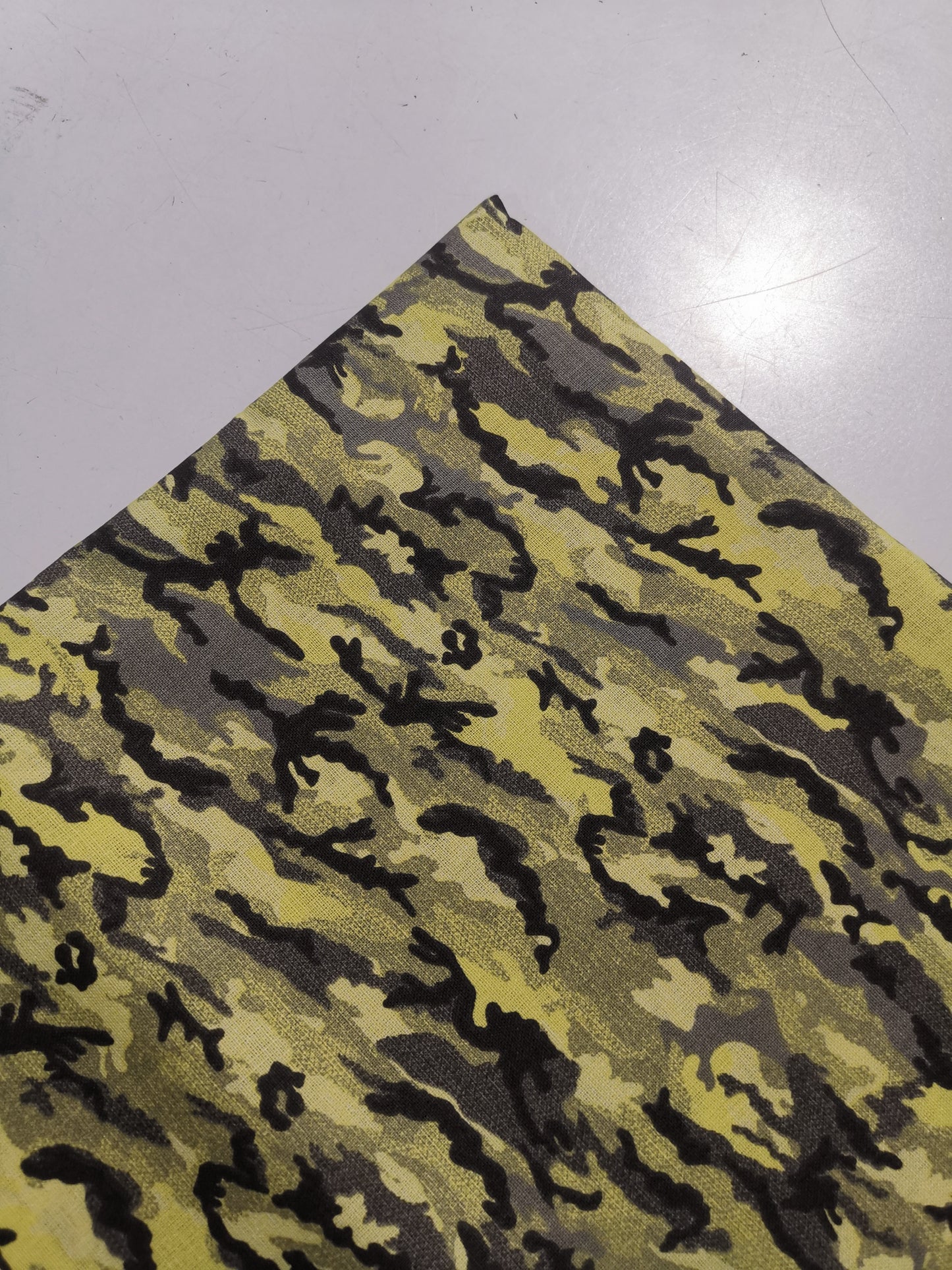 Cotone Stampato militare giallo