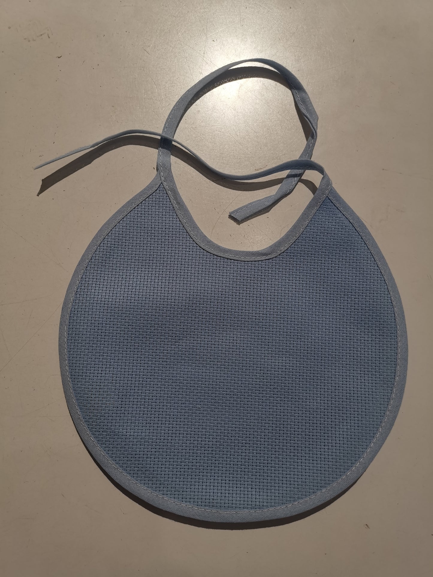 Bavaglia ricamo tutta Aida tonda