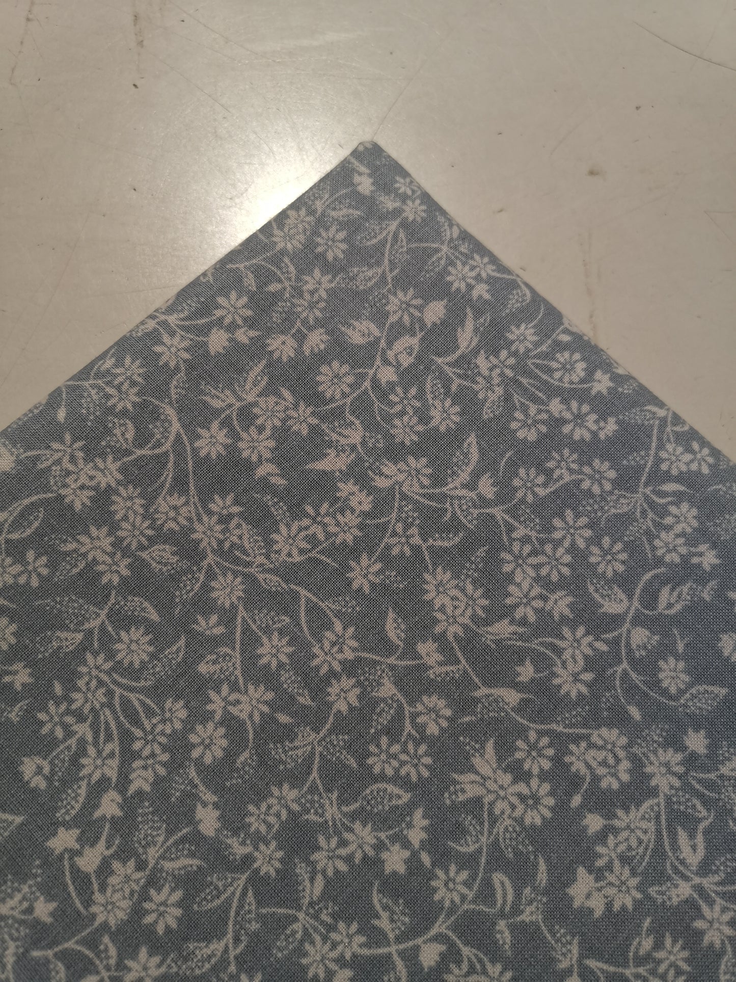 Cotone Fiori bianchi base carta da zucchero