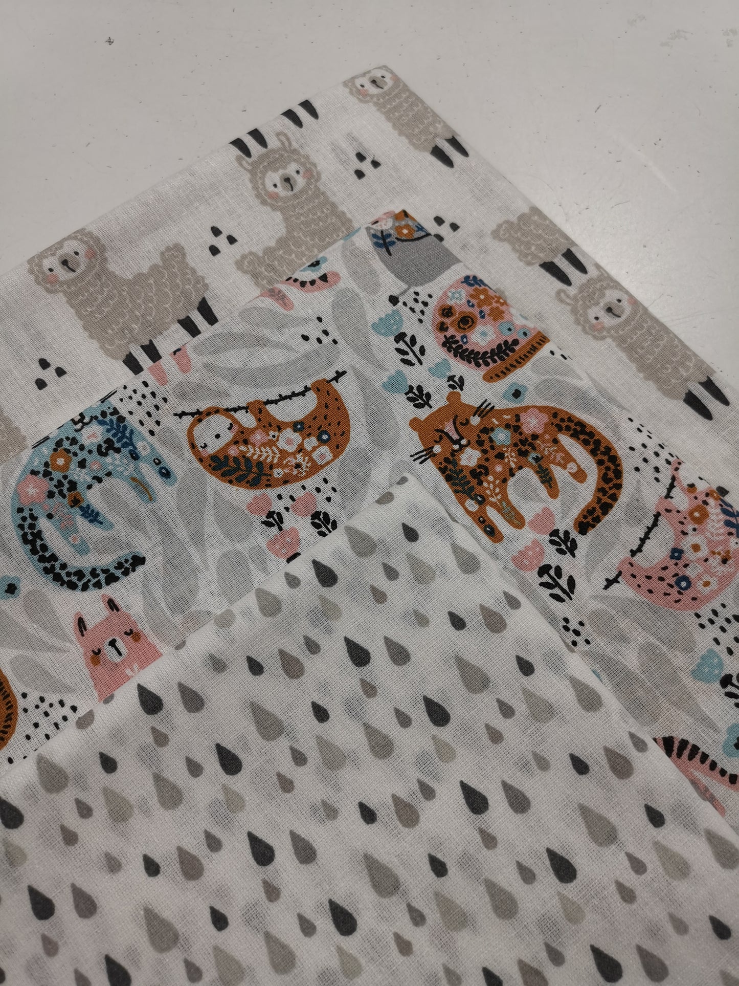 Tripletta Lama, Indie e goccioline